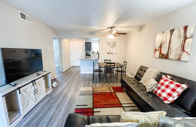 Perfect for Group! 2BR, 2BA with Pool!