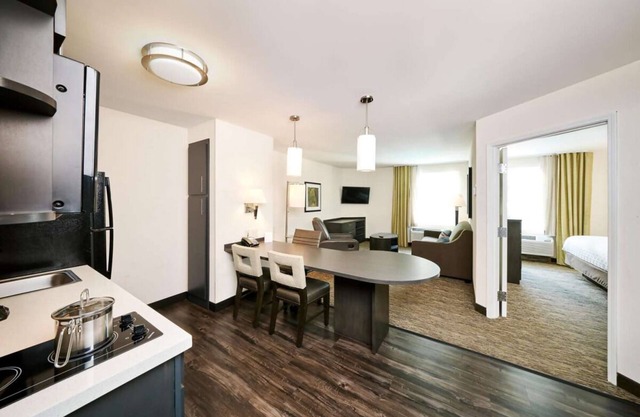 Perfect for Groups! 4 Spacious Units with Kitchens, Pets are Welcome!
