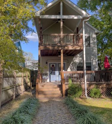 Perfect for Groups - Fenced-In Yard Pet Friendly