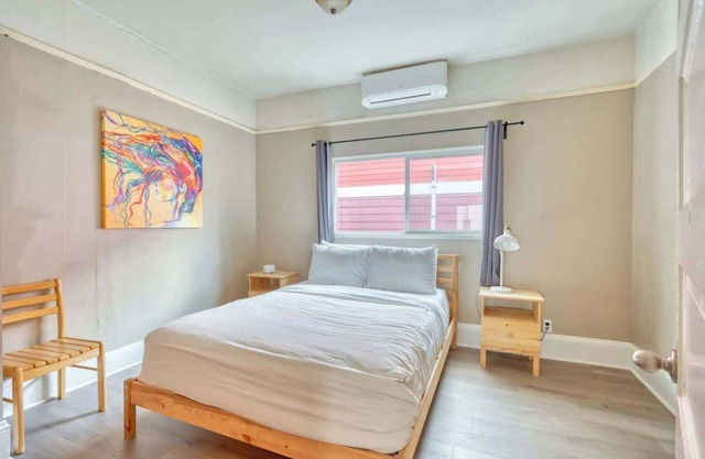 Perfect for Groups Prime Spot 3BR Sleeps 7