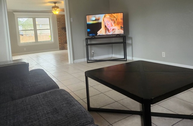 Perfect for out of town workers. Fully furnished, all bills paid!