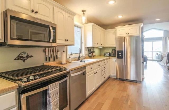 Perfect get away Lake Ripley Lake House