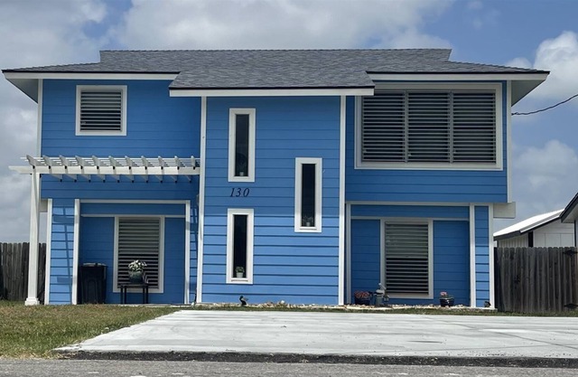 Perfect GetawaY at Beach Bliss - Pet Friendly!