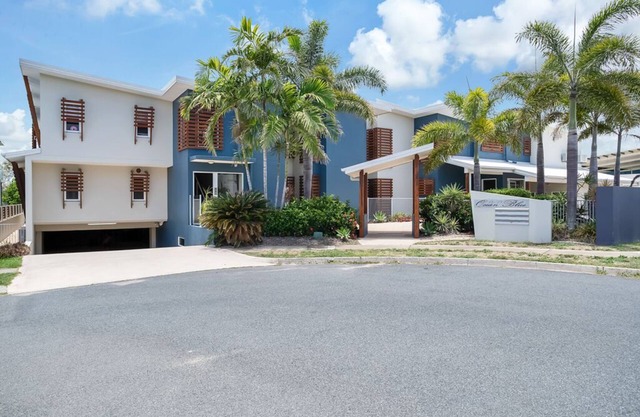 Perfect Getaway with beach views!