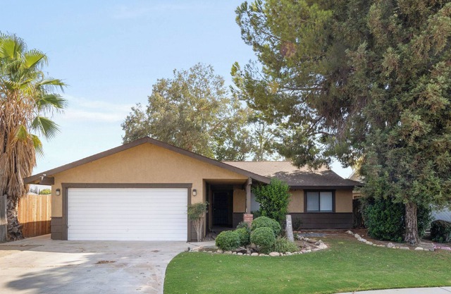 Perfect getaway in the 93313 neighborhood! Close to Downtown!