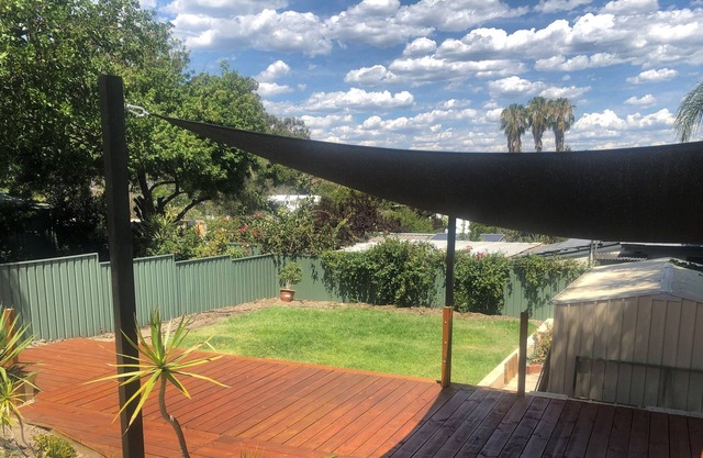 Perfect home for families & pet friendly. Close to City/Airport & train station.