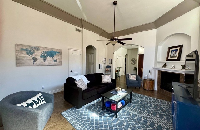 Perfect Home for Families/Dogs/Pool/Gated Community w/Security & Many Amenities!