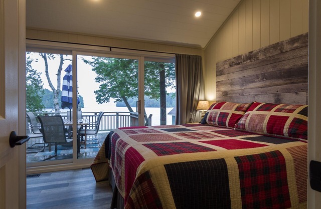 Brand New Luxury Cottage ♥ ¡Una de las mejores ubicaciones en el lago Rosseau ~ Kayak!
