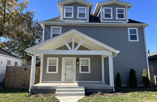 PERFECT - LARGE CUSTOM HOME - Completely Renovated, Beautiful Fenced in Yard!!!!
