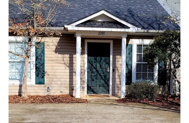Perfect location 1 Mile From Augusta National