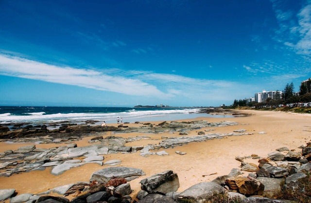 Perfect Location 4Brm Home Warana - 200m to Beach!