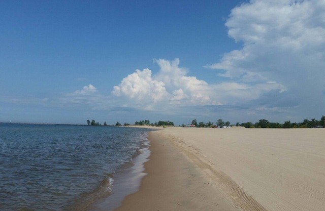Perfect location! Family friendly 4 Bedroom home - 5 minute walk to the beach!
