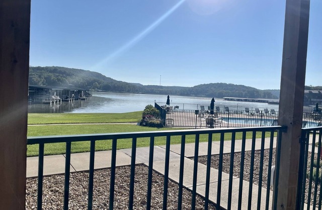 Perfect location!! Lakefront 3 bdr condo in quiet cove and next to heated pool!