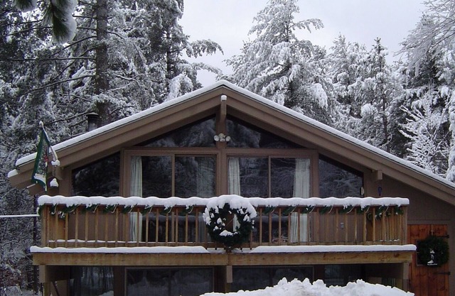Chalet en la repisa de la catedral. Recién reformado, limpio y cómodo.