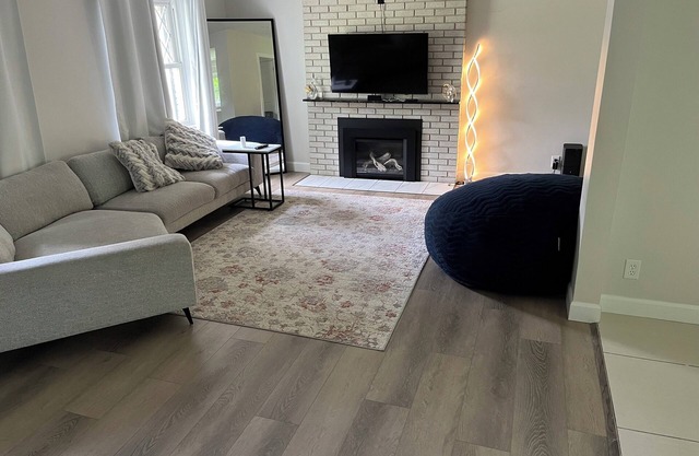 Perfect Location! Quiet City Home Near Venues, Shops & Restaurants
