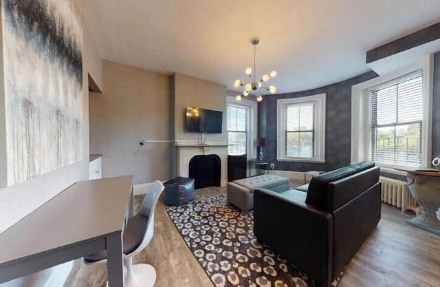Perfect location Sleeps 3