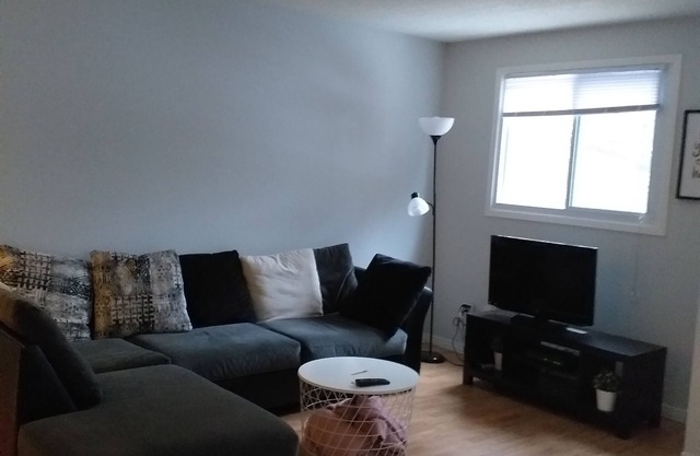 Perfect location to western university or fanshawe college