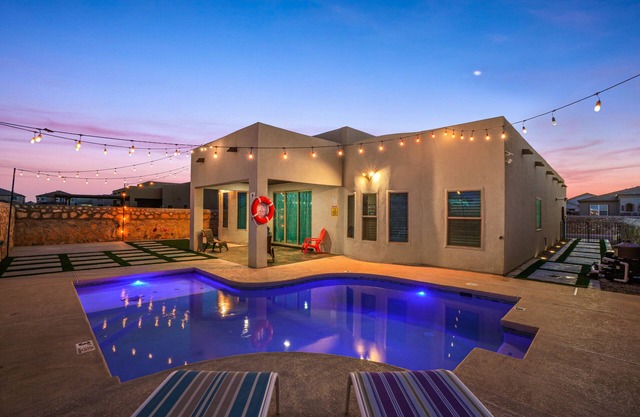 !!!PERFECT!!! New Luxurious Modern Home w/ Private outdoor Pool !!