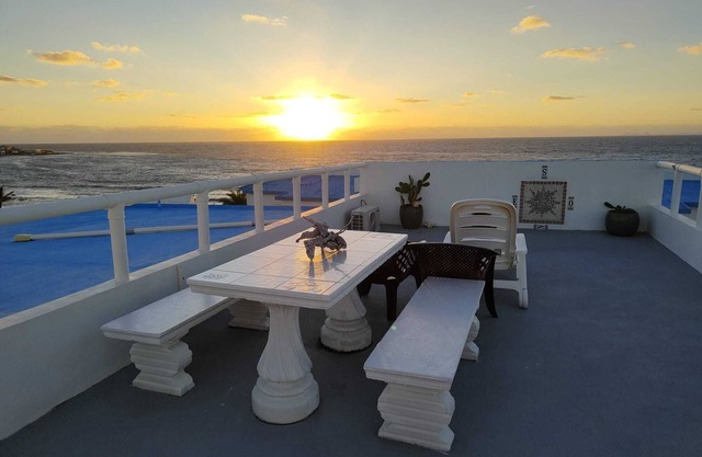 OFERTA PARA 2 PERSONAS DE APARTAMENTO EN EL MAR CON PISCINA Y POSIBLE RENTA DE COCHE
