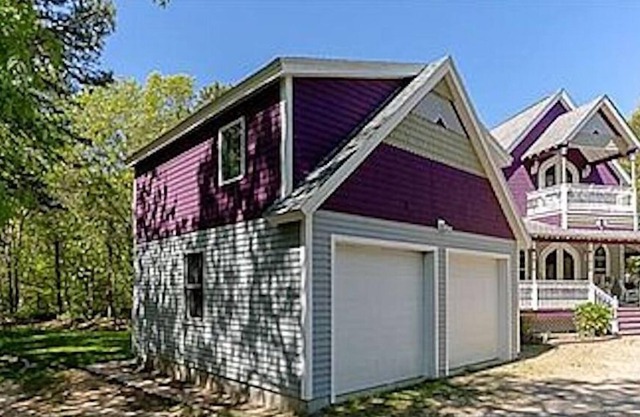 Perfect one bedroom garage apartment with A/C