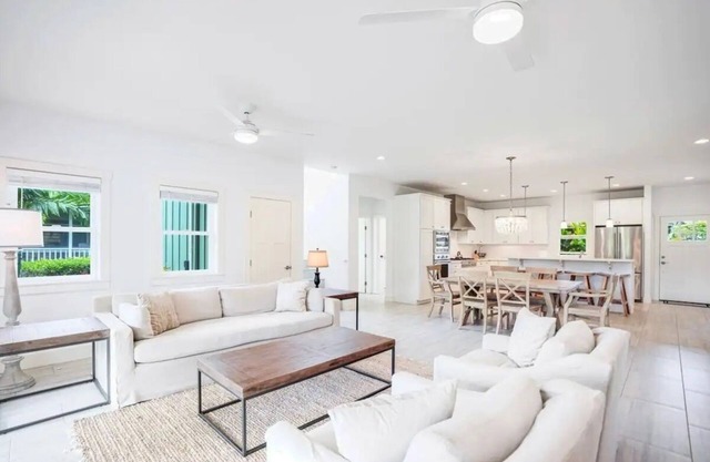 Perfect Princeville Getaway with Hot Tub & Views!