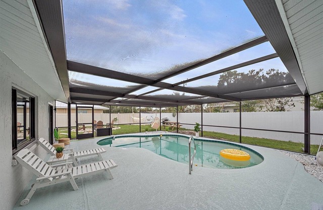 ¡Sanctuario en Sarasota: Hermosa piscina climatizada. Divertida sala de juegos