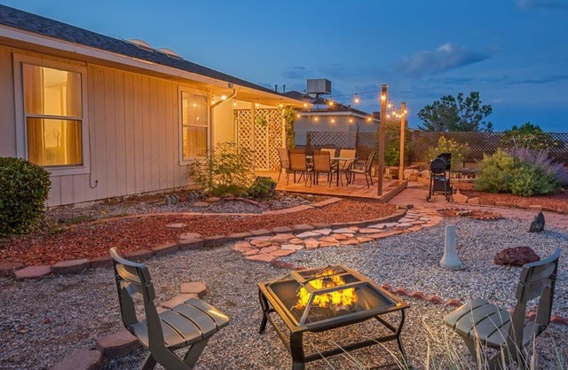 "Perfect Stays for Traveling Nurses & Pros!" Mountain Views Await!
