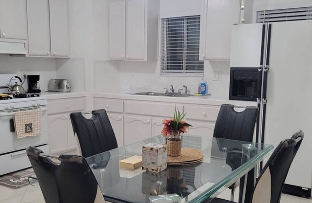 Perfect vacation,home with free park in LA