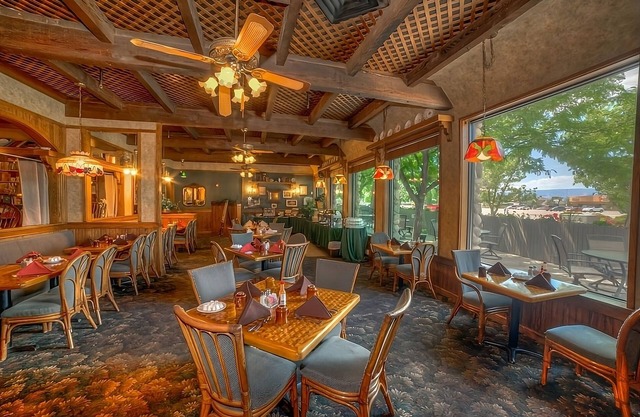 Perfect Vacation! 2 Chic Units Near Colorado River State Park! On-Site Bar!
