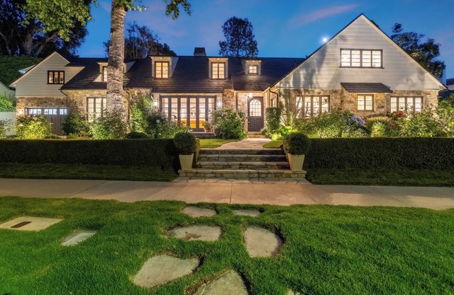 Perfected Califorina indoor / outdoor living.