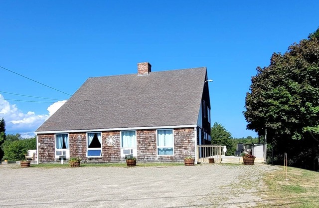 Perfectly Centered in the Birch Harbor Village!