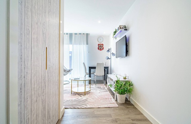 Perfectly Located Apartment - Sheffield City