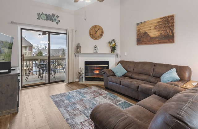 Perfectly On Pointe 3 Bedroom Condo by Redawning