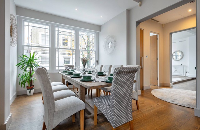 *| Perfectly Splendid Triplex House in Chelsea |*