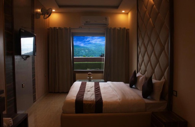 Perfectstayz Premium Ganga Heights at Harkipauri Road