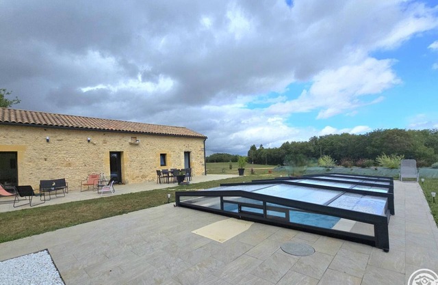Casa Peregordina con Piscina Privada y Aire Acondicionado