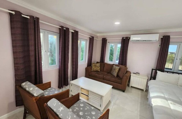 Periwinkle - Upscale Studio w Pool Near Beach
