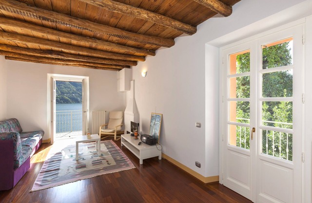 PERSICO-vista al lago en Laglio por KlabHouse