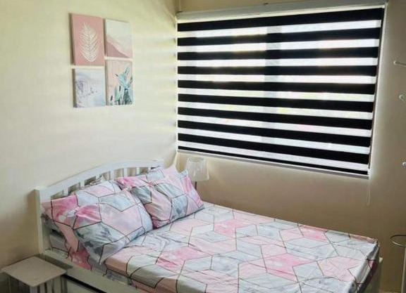 Persimmons Studio Unit