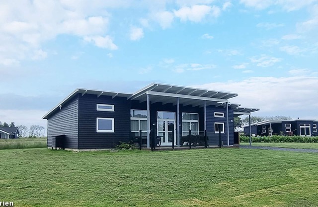 Casa de diseño sin mascotas, con comodidades exclusivas que incluyen hidromasaje y sauna