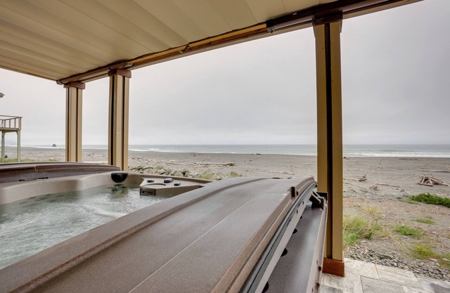 Pet-Free Oceanfront Home w/ Hot Tub & Beach Access