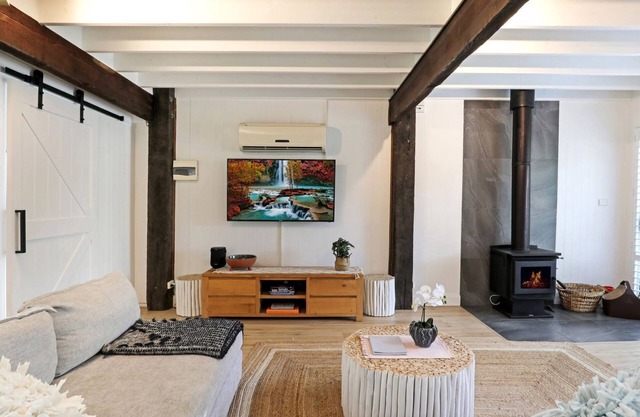 Pet friendly, Waterfront - 1 Night Stays!