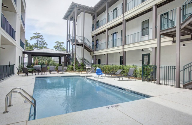 Pet Friendly, Updated 1 Bedroom Getaway at Ocean Suites