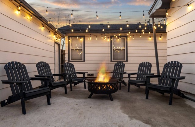 Pet Friendly, 5Min Downtown, Backyard & Firepit