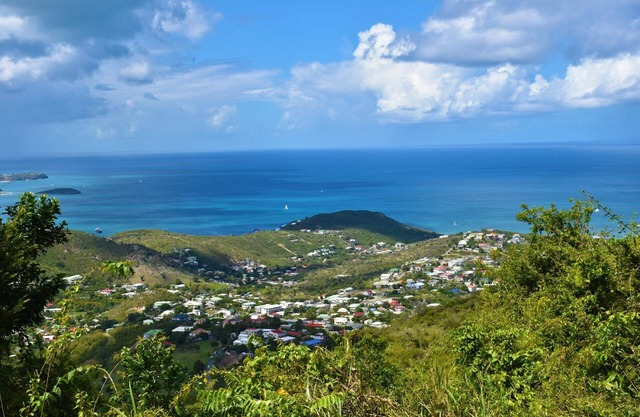 Pet-friendly Accommodation w/ FREE Parking! Near Princess Juliana Airport!