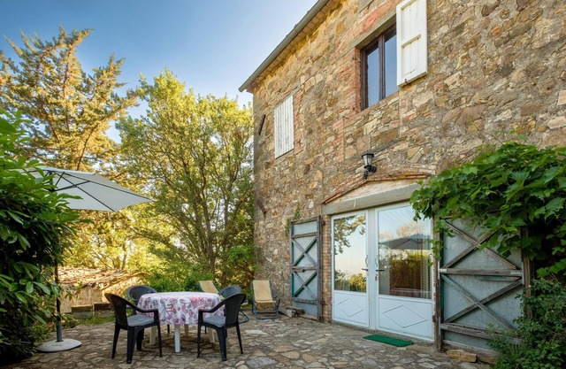 Apartamento "Antico Podere Carbone" con jardín y Wi-Fi; admite mascotas