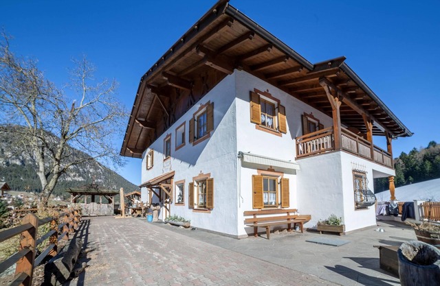 Pet-Friendly Apartment Urlaub auf dem Bauernhof in Gfrill with Mountain View & Garden
