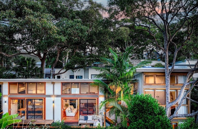 Pet friendly and 3min walk to Macmasters Beach