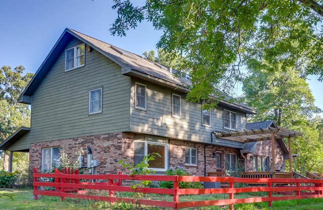 Pet-Friendly Bentonville Retreat w/ Peaceful Deck!