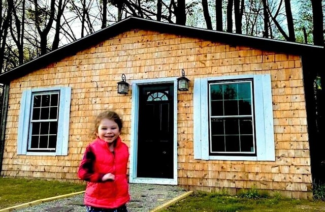 Romantic getaway or family fun, packed w/amenities - mins from dozens of trails